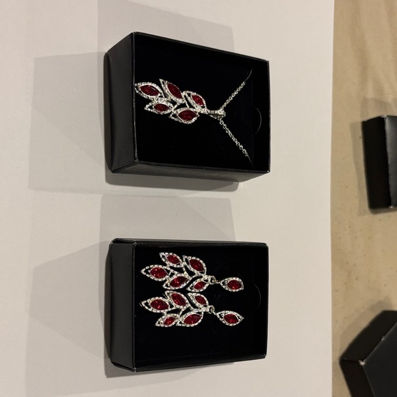 Elegant Red and Silver Jewelry Set - Picture 1 of 5
